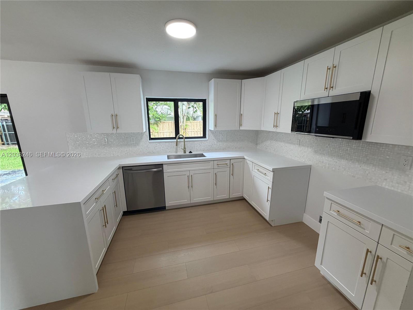 A12038246 Property Photo 2