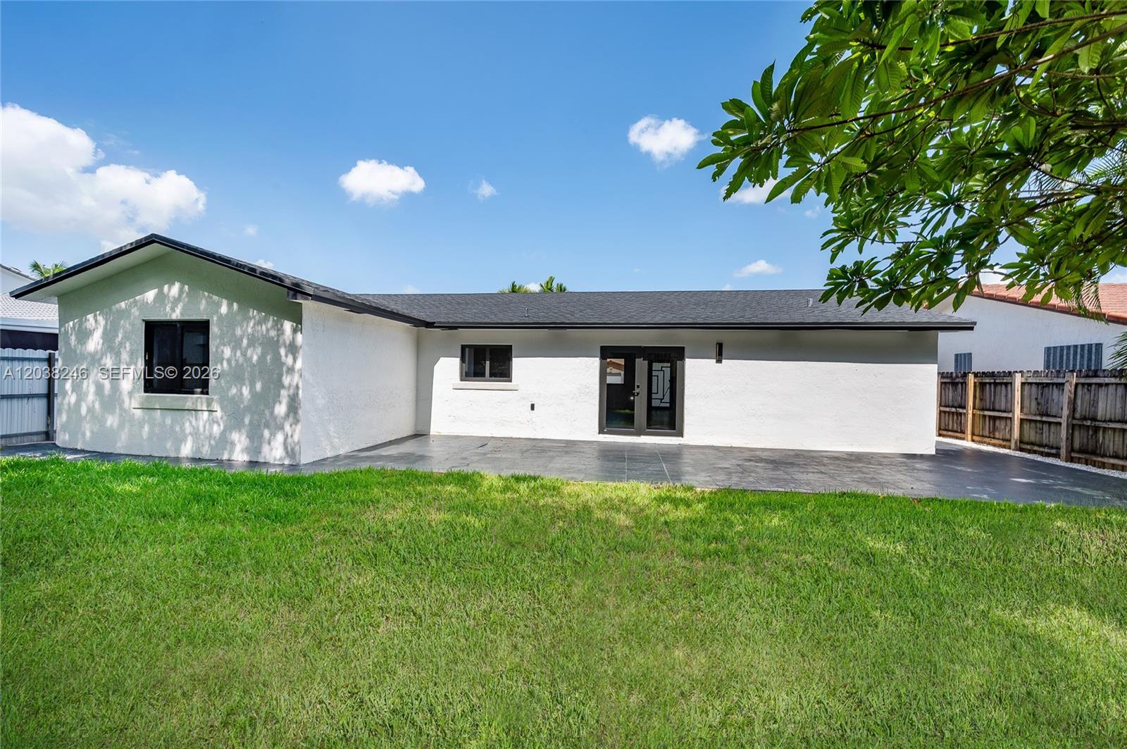 A12038246 Property Photo 5