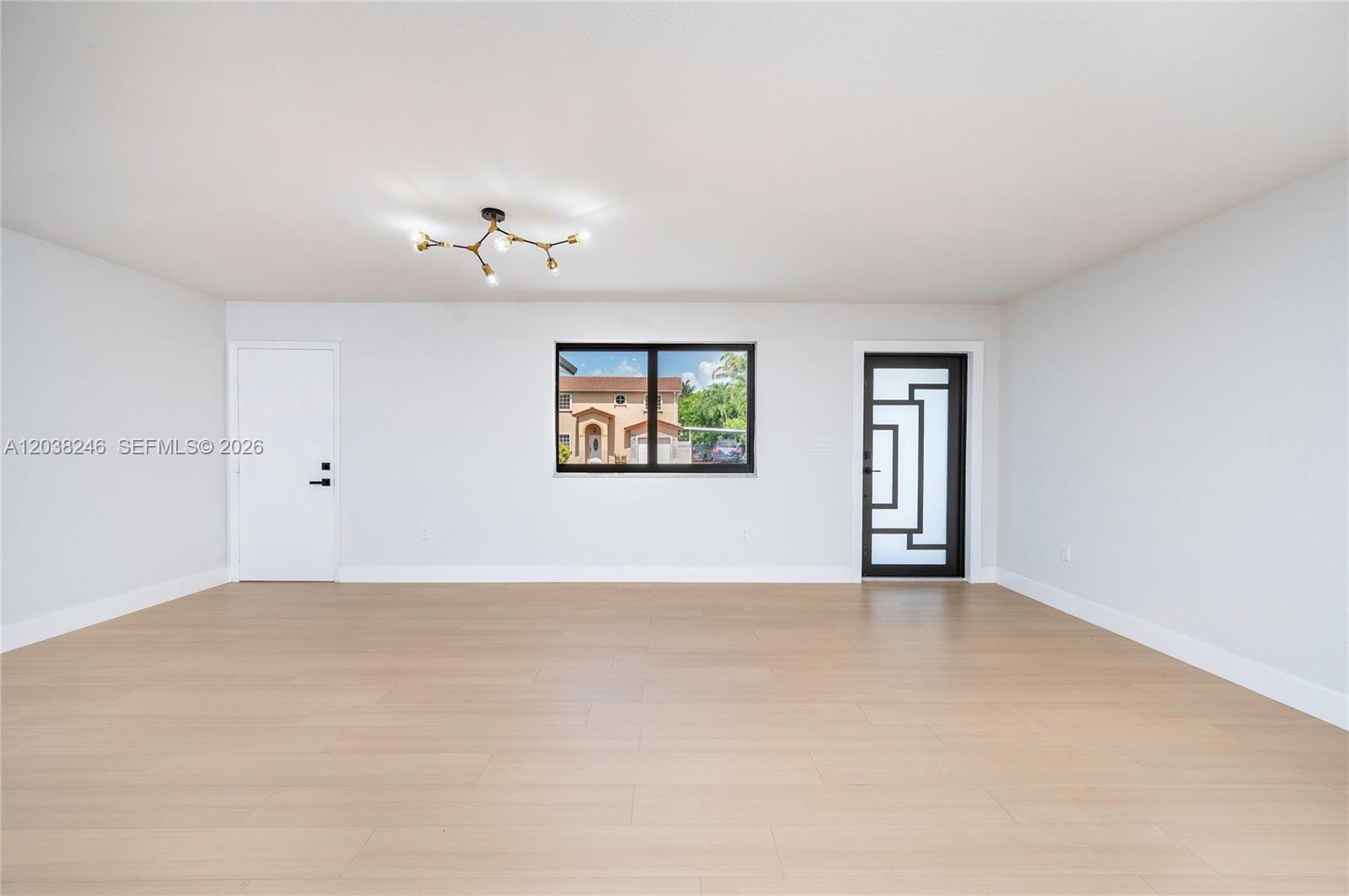A12038246 Property Photo 11