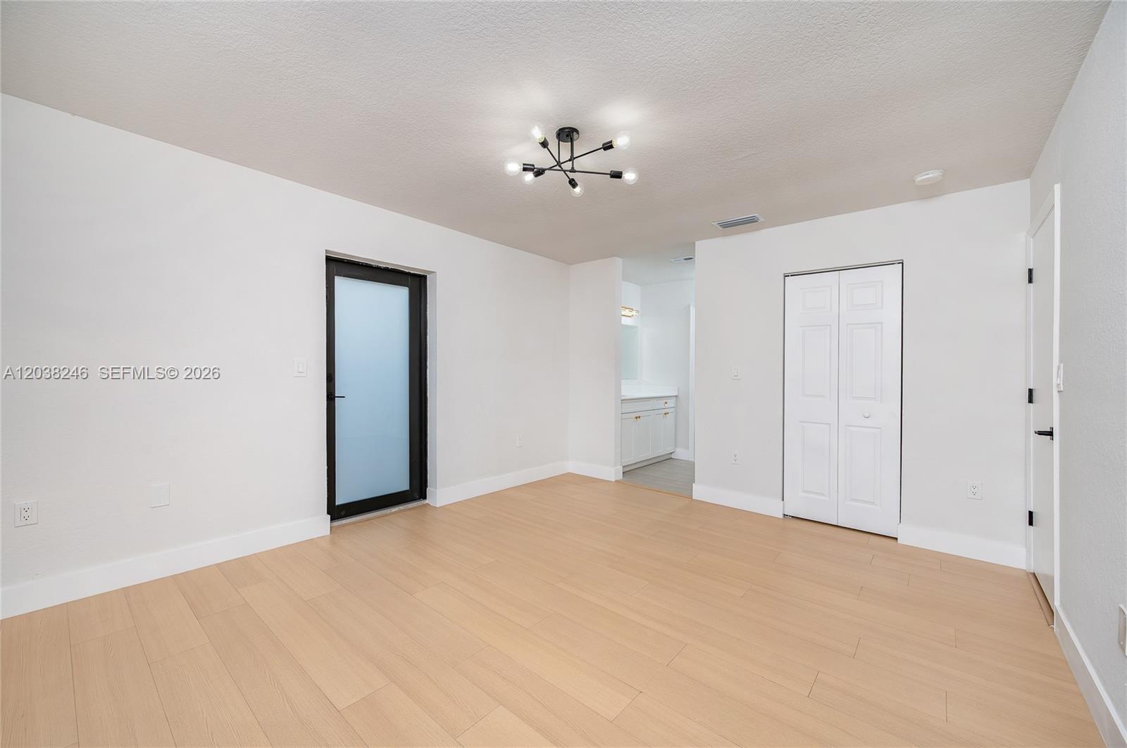A12038246 Property Photo 19