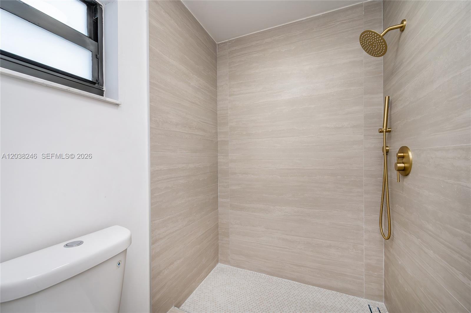 A12038246 Property Photo 23