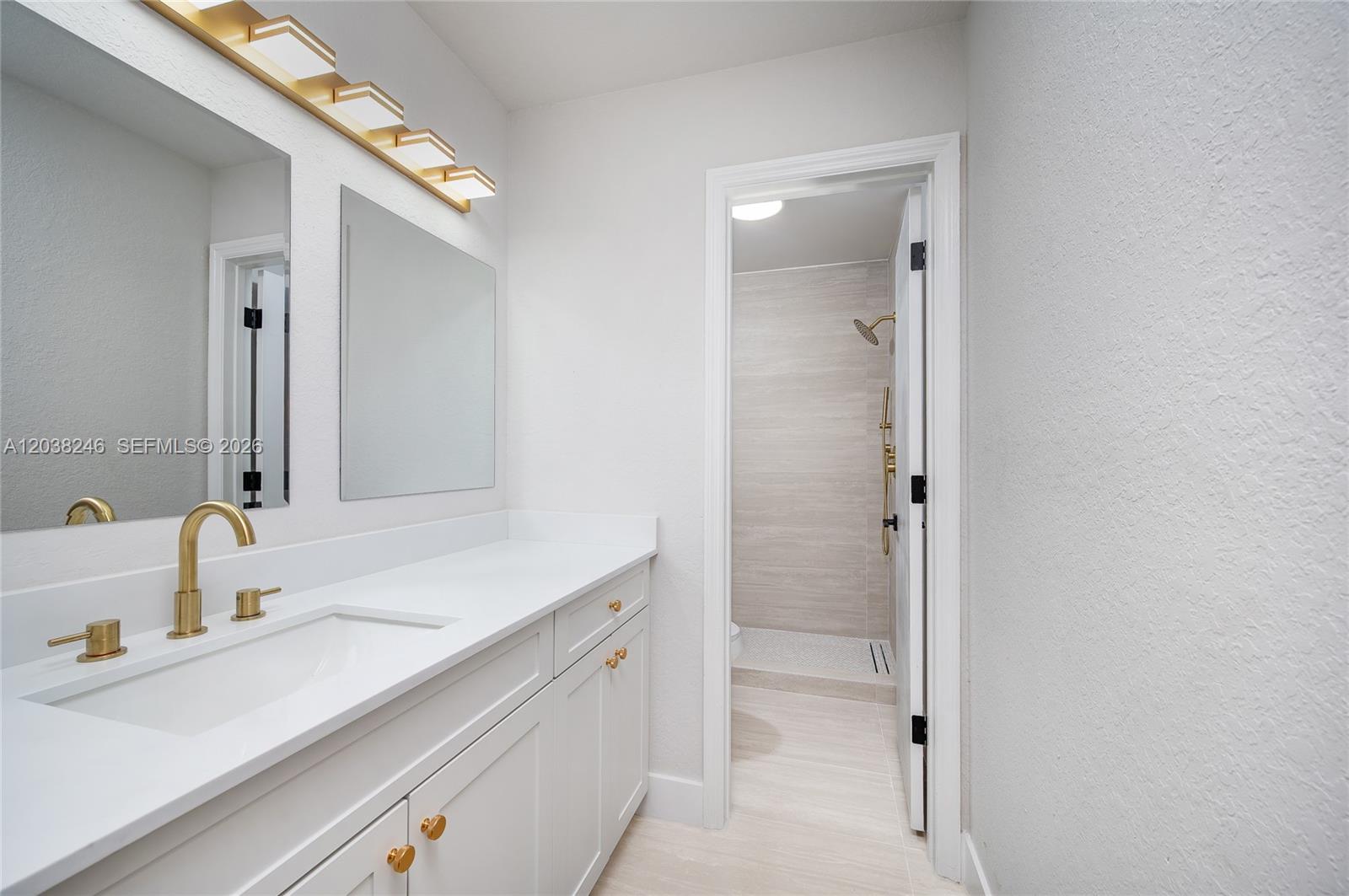 A12038246 Property Photo 25