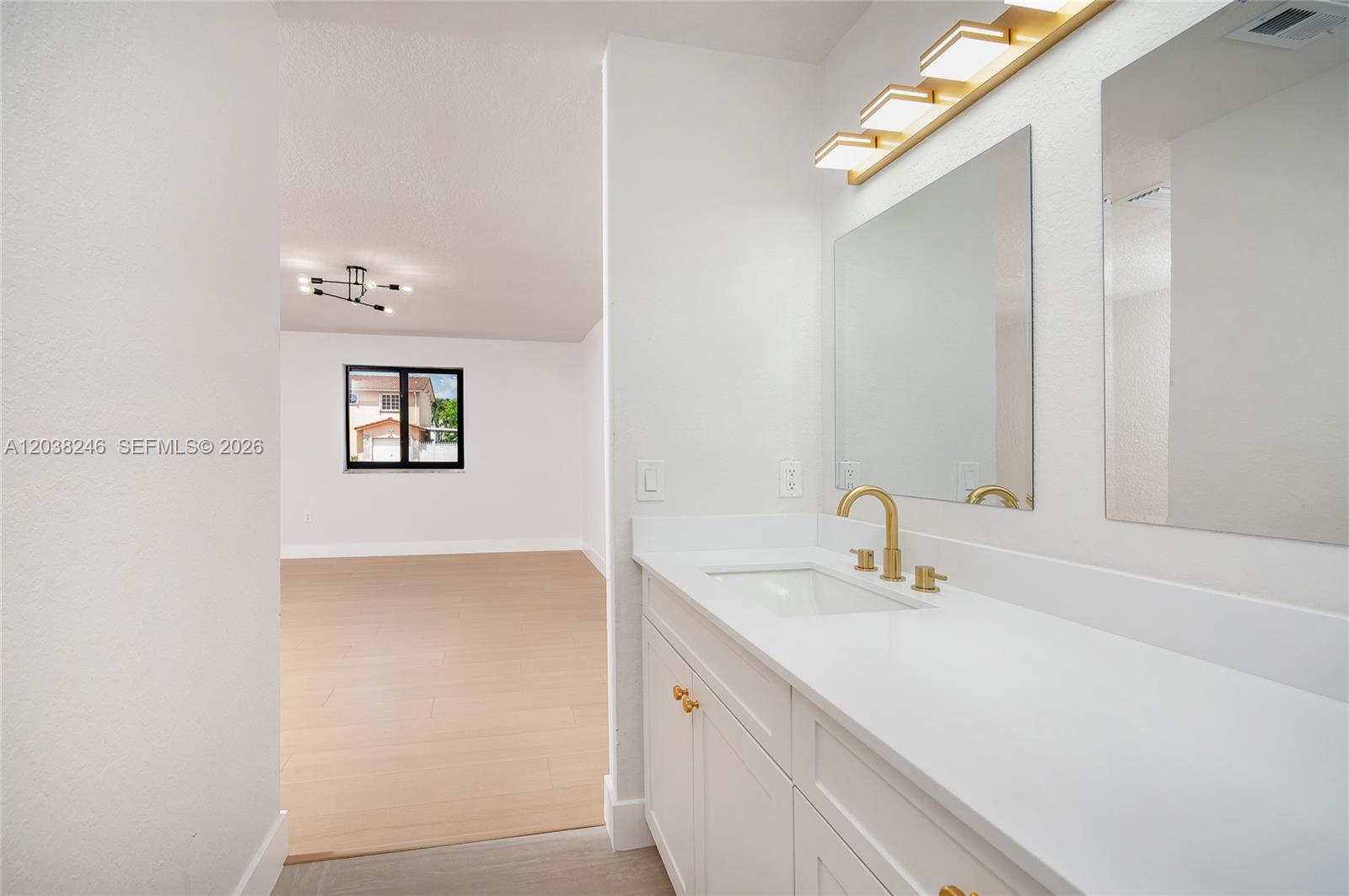 A12038246 Property Photo 27