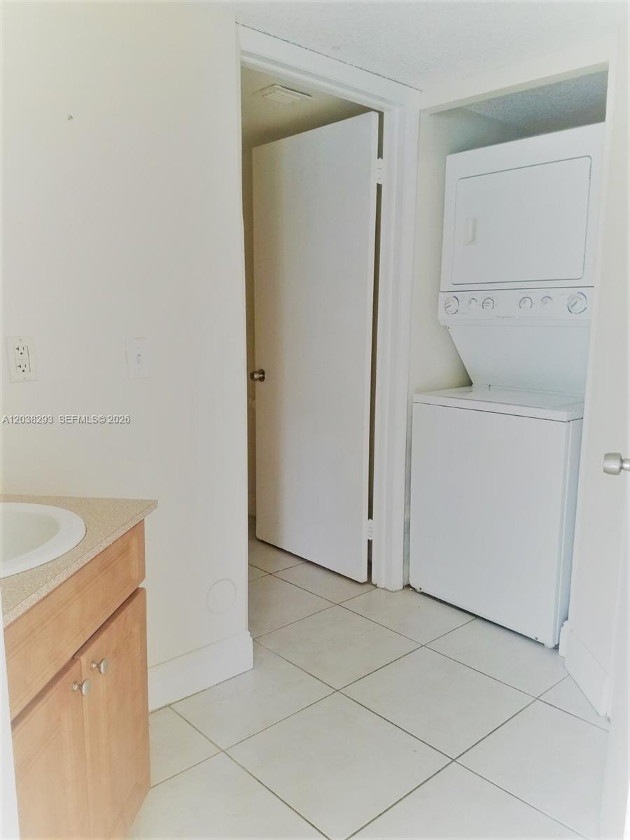 8255 Sw 152nd Avenue E-101 Property Photo 14