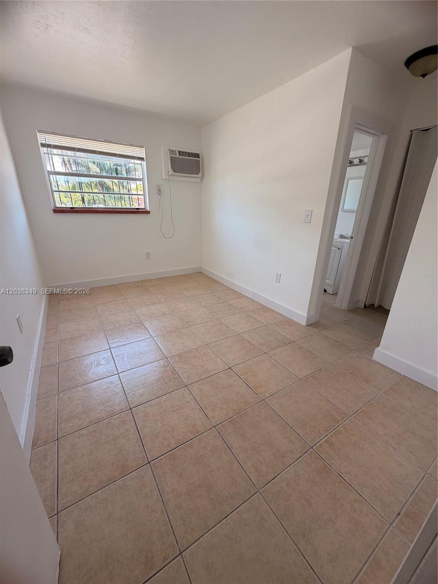 8450 Ne Miami Court 4 Property Photo 4