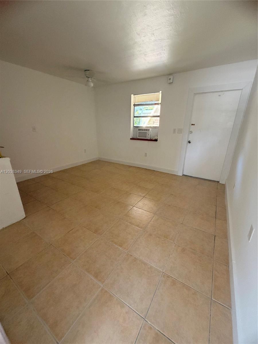 8450 Ne Miami Court 4 Property Photo 5