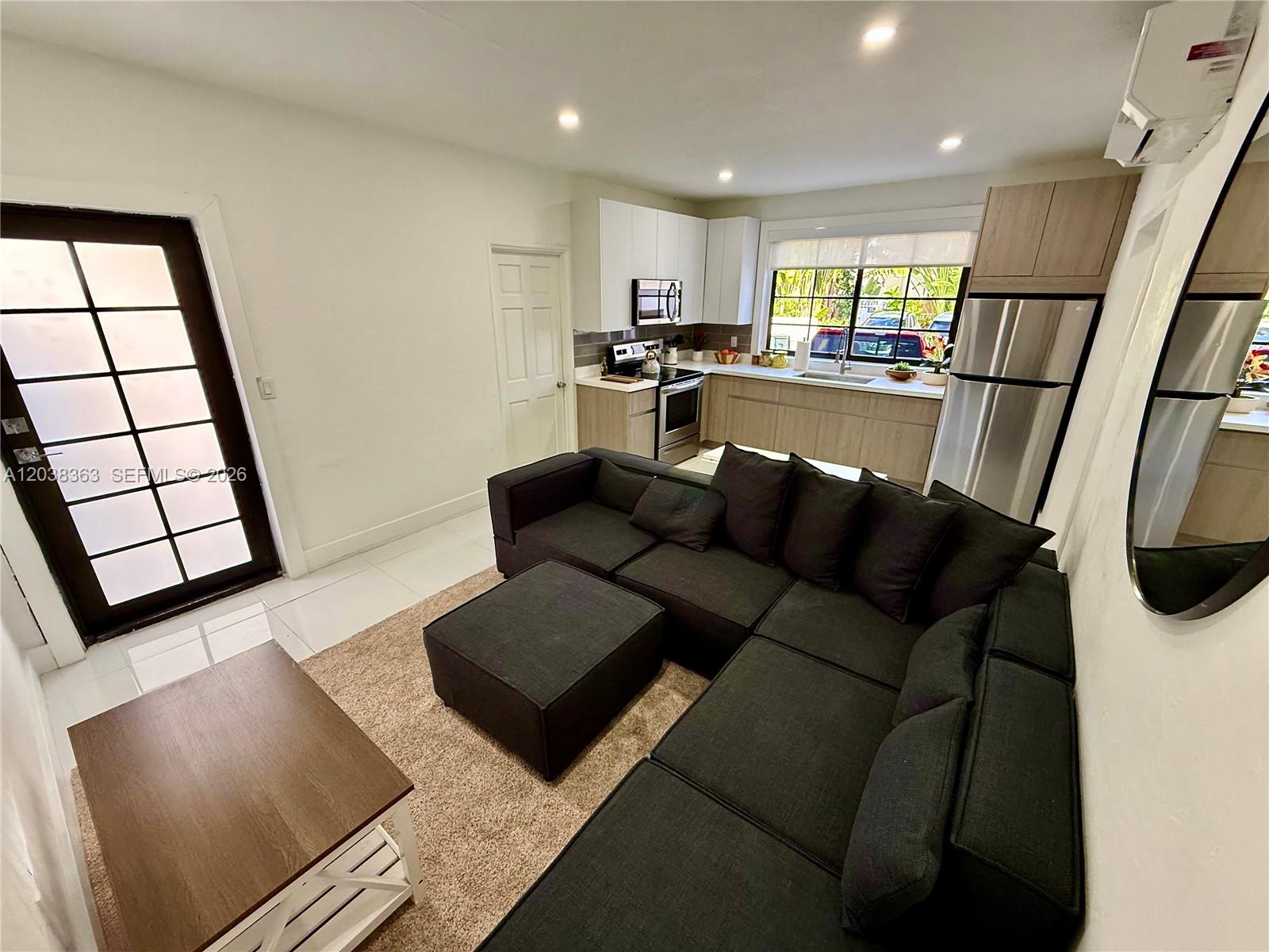 733 Michigan Avenue 9 Property Photo 3