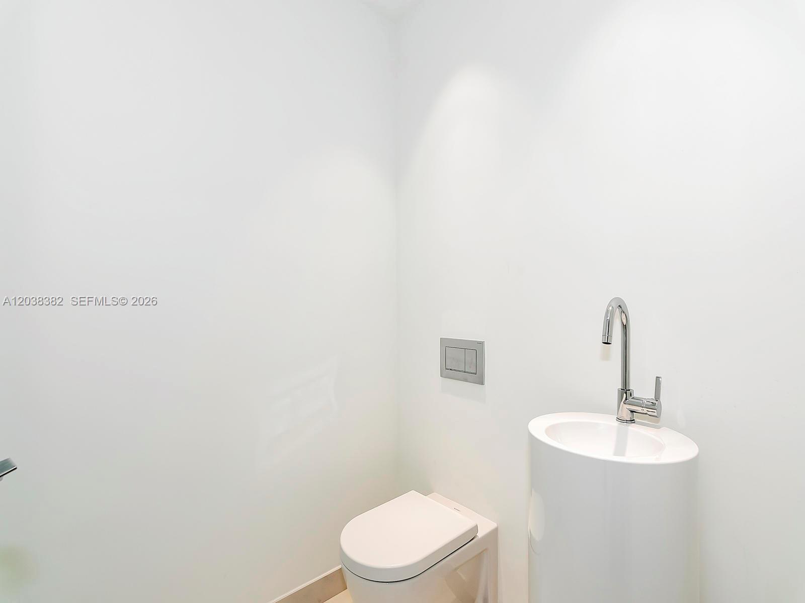 1000 Biscayne Boulevard 2002 Property Photo 21