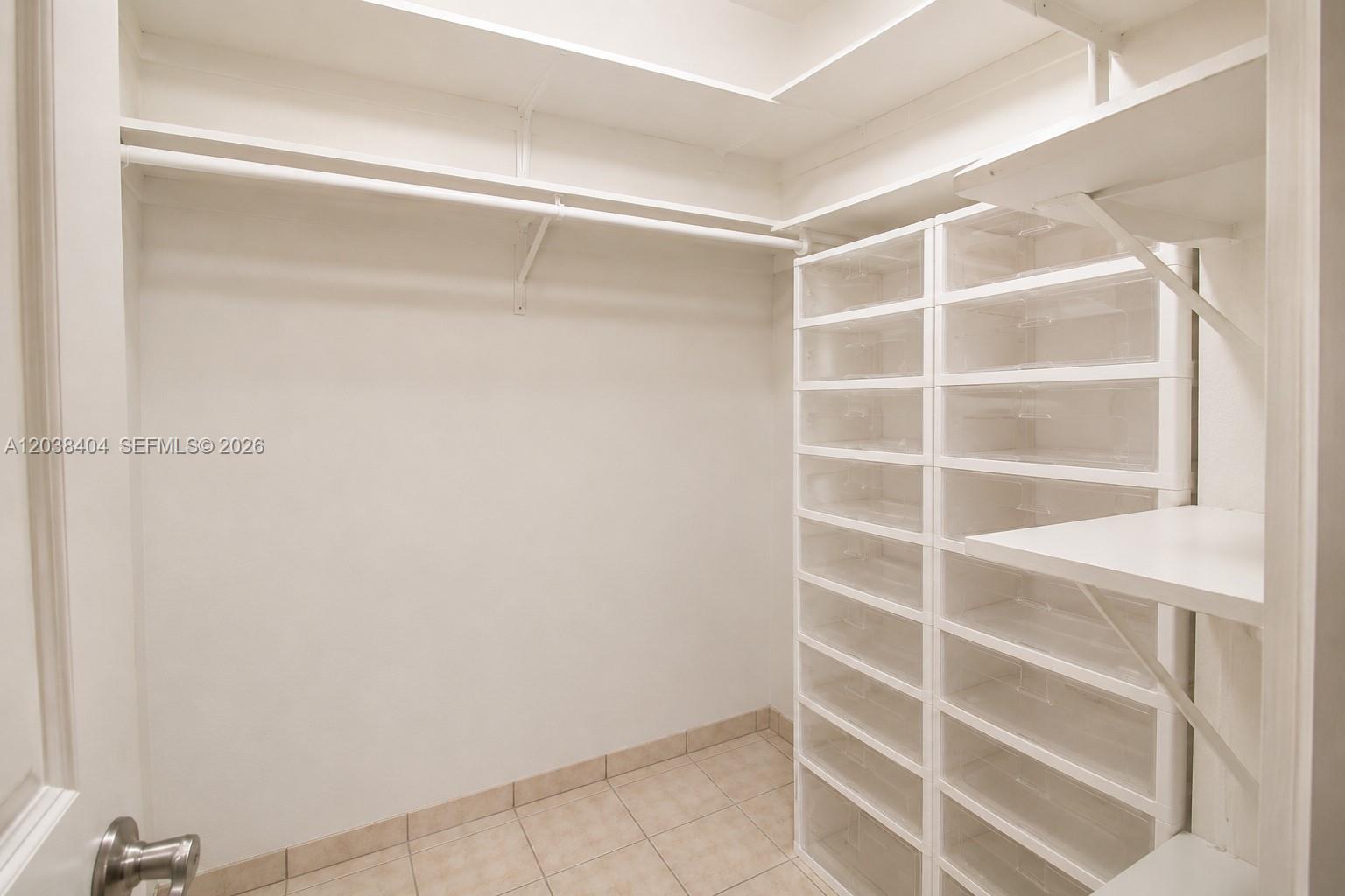 572 E 38th Street Property Photo 18