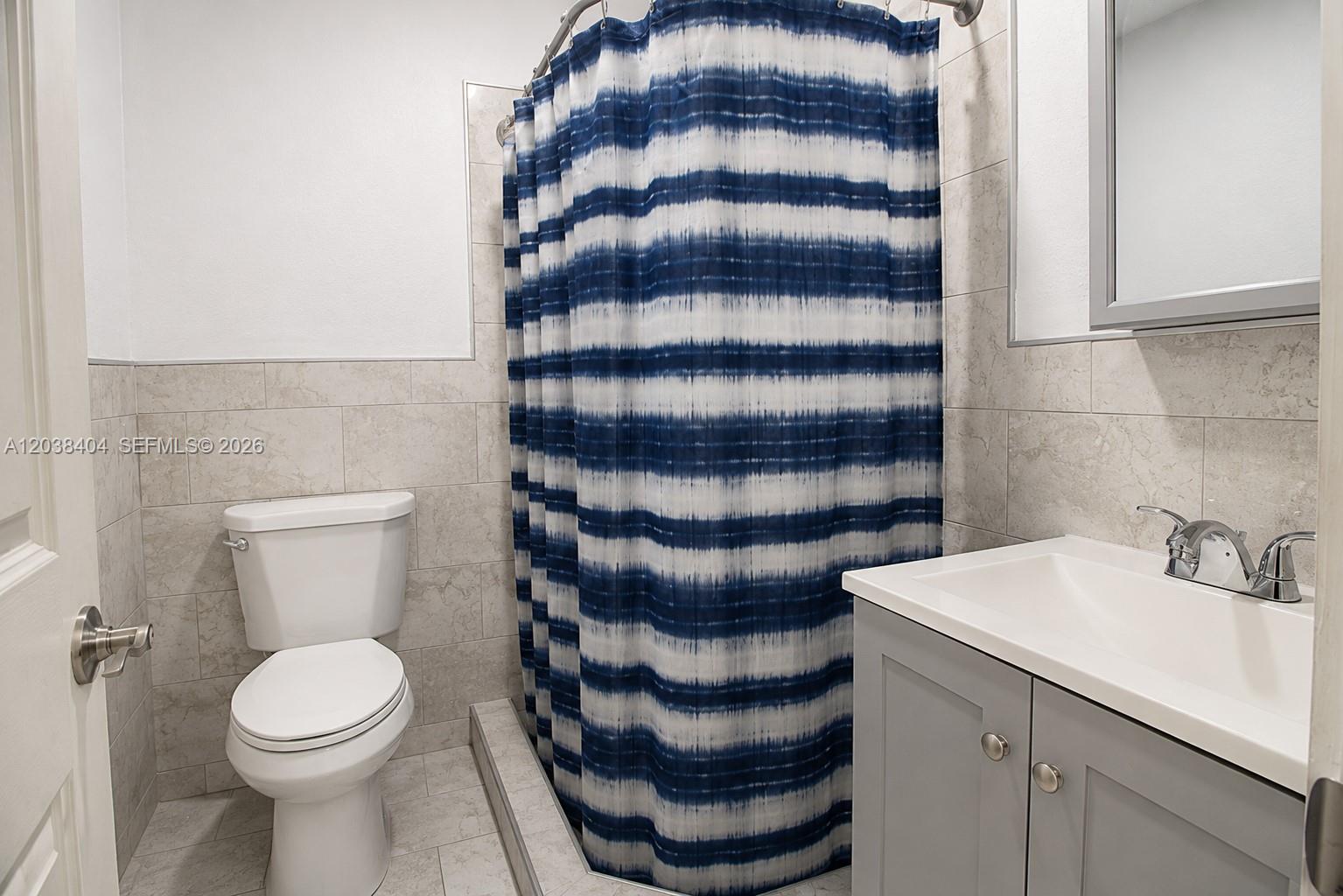 572 E 38th Street Property Photo 21