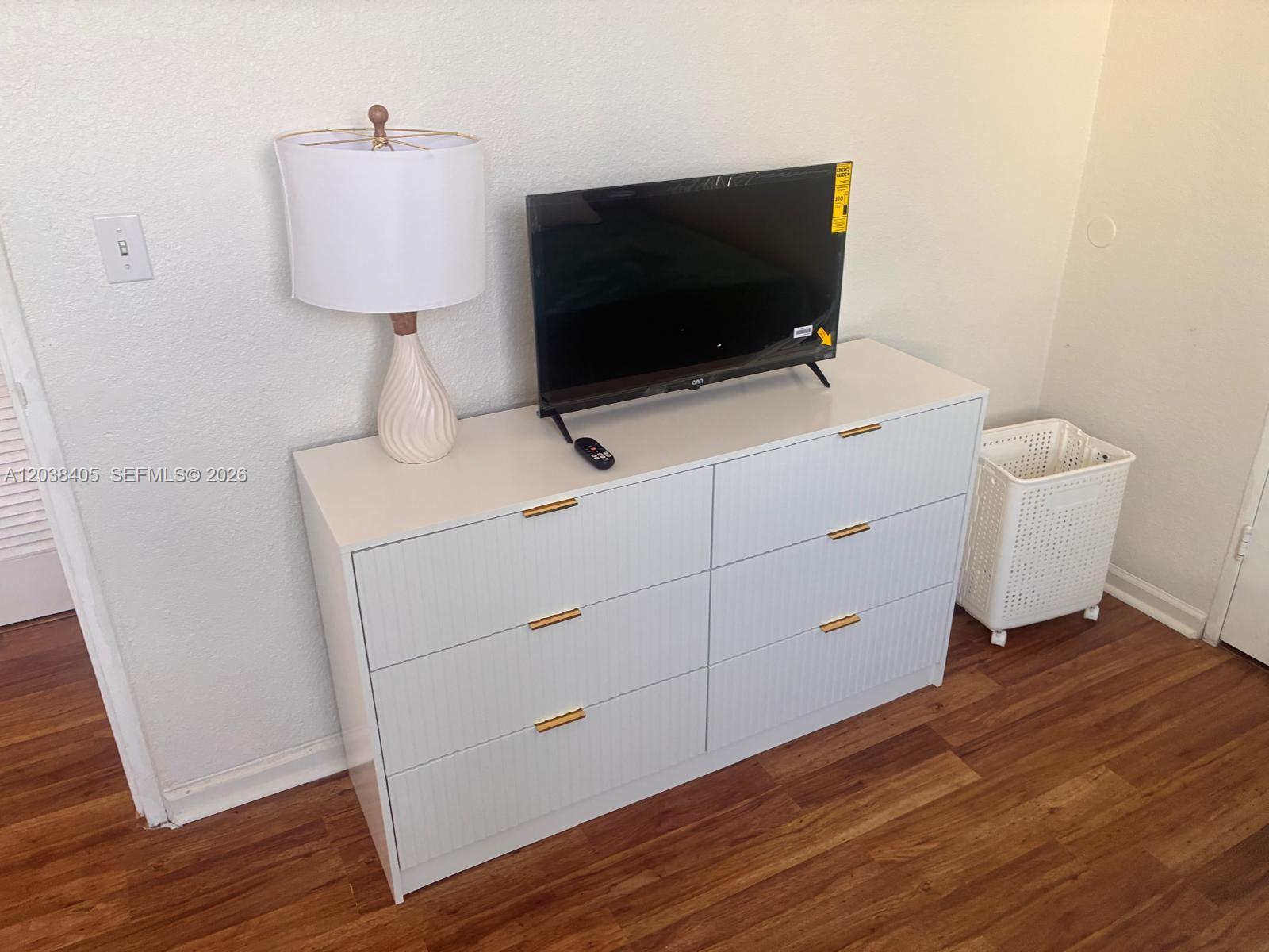3901 S Ocean Drive 14q Property Photo 4