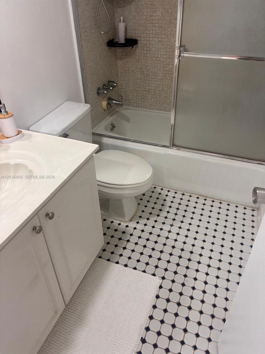 3901 S Ocean Drive 14q Property Photo 7