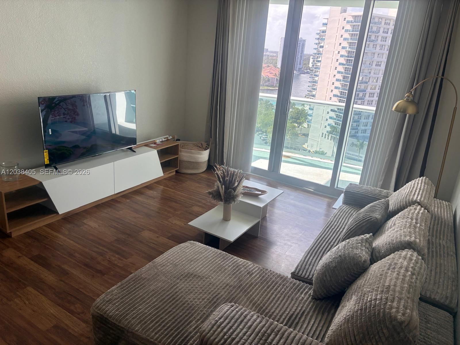 3901 S Ocean Drive 14q Property Photo 10