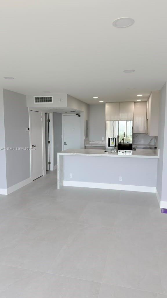 20379 W Country Club Drive 1437 Property Photo 3