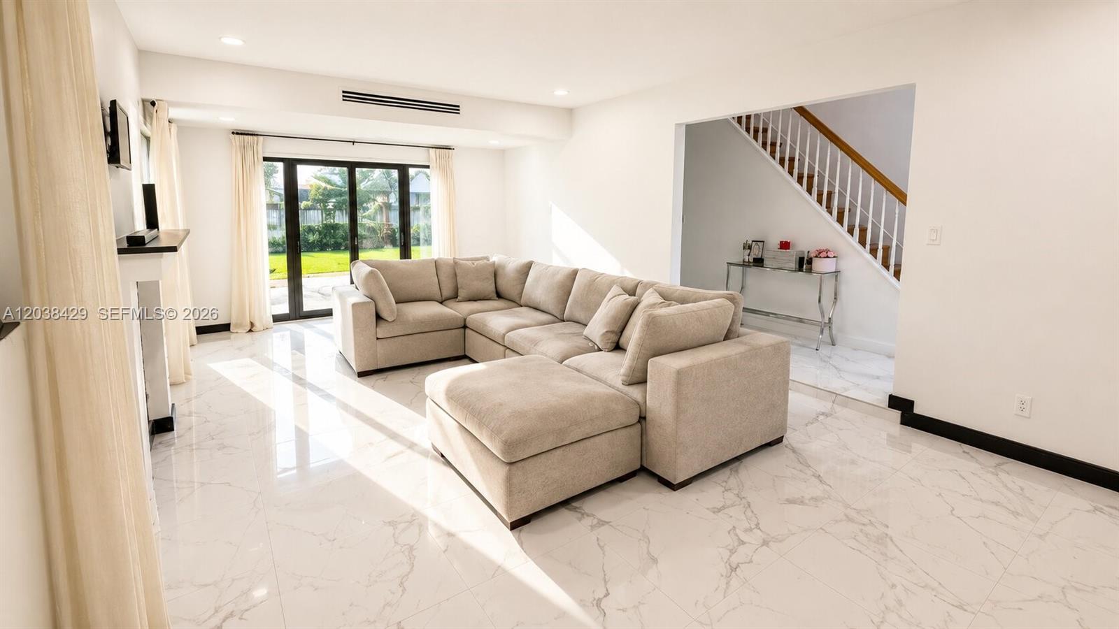 A12038429 Property Photo 6