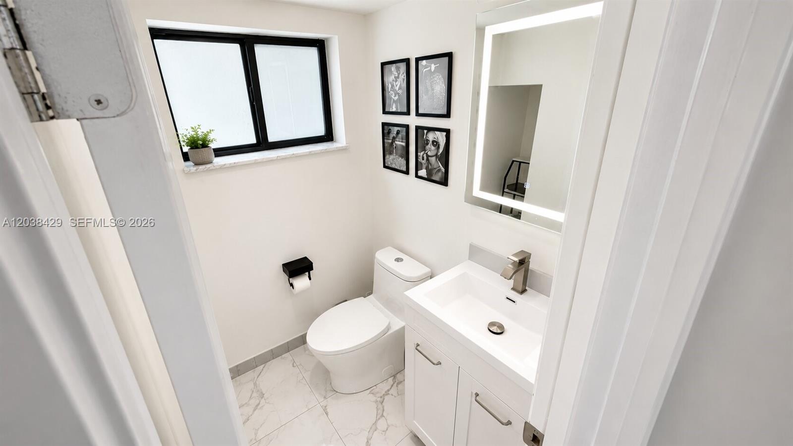 A12038429 Property Photo 11