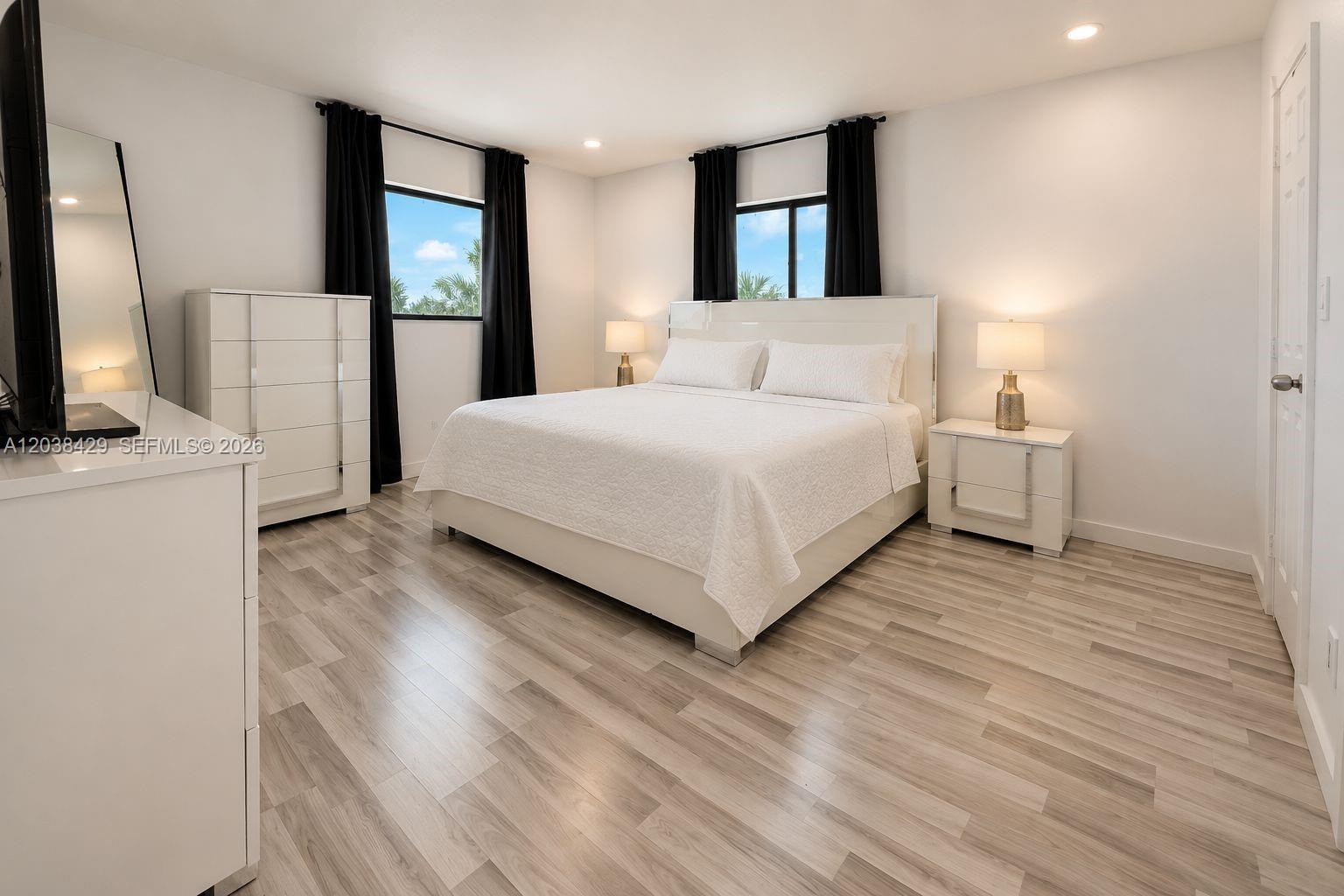A12038429 Property Photo 29