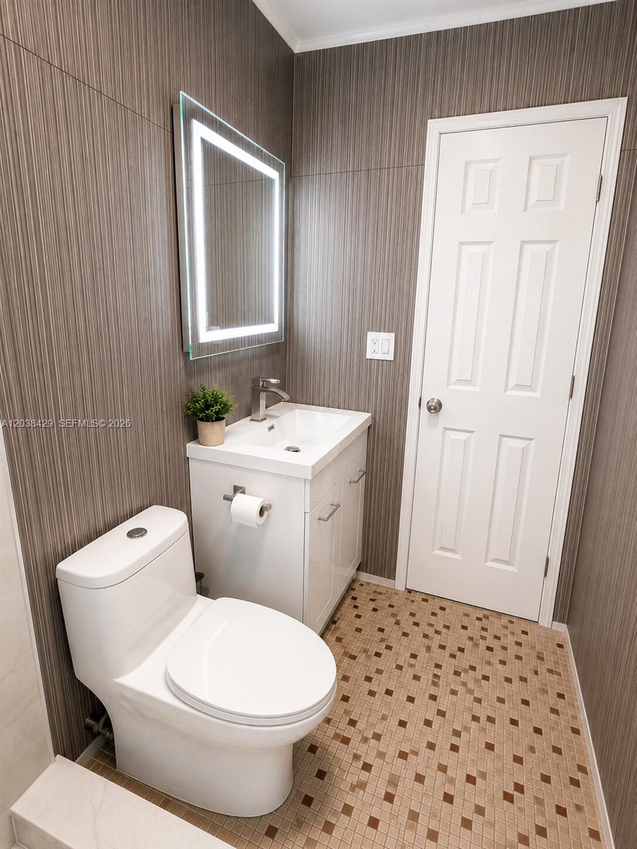 A12038429 Property Photo 37