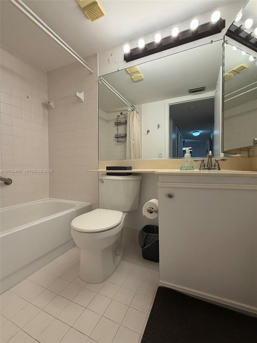4960 E Sabal Palm Boulevard 308 Property Photo 22