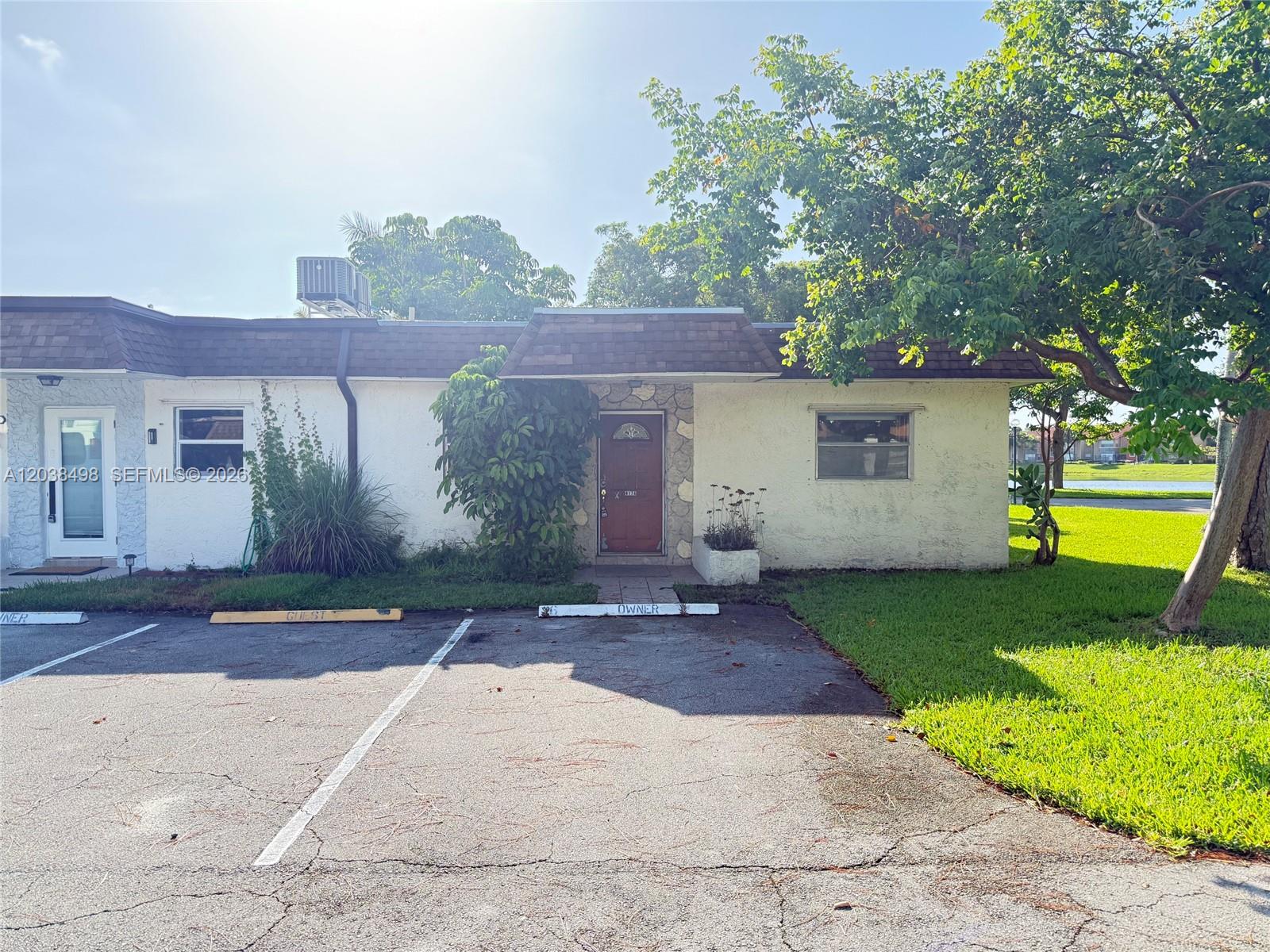 417 Sw Natura Avenue A Property Photo 1