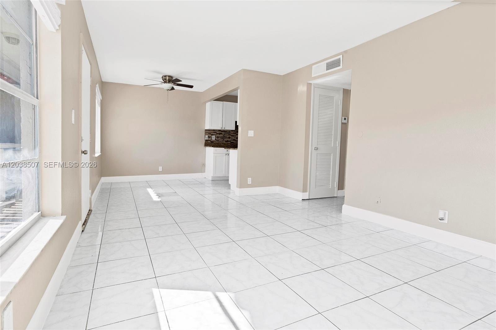 1333 S Dixie Highway 222 Property Photo 3
