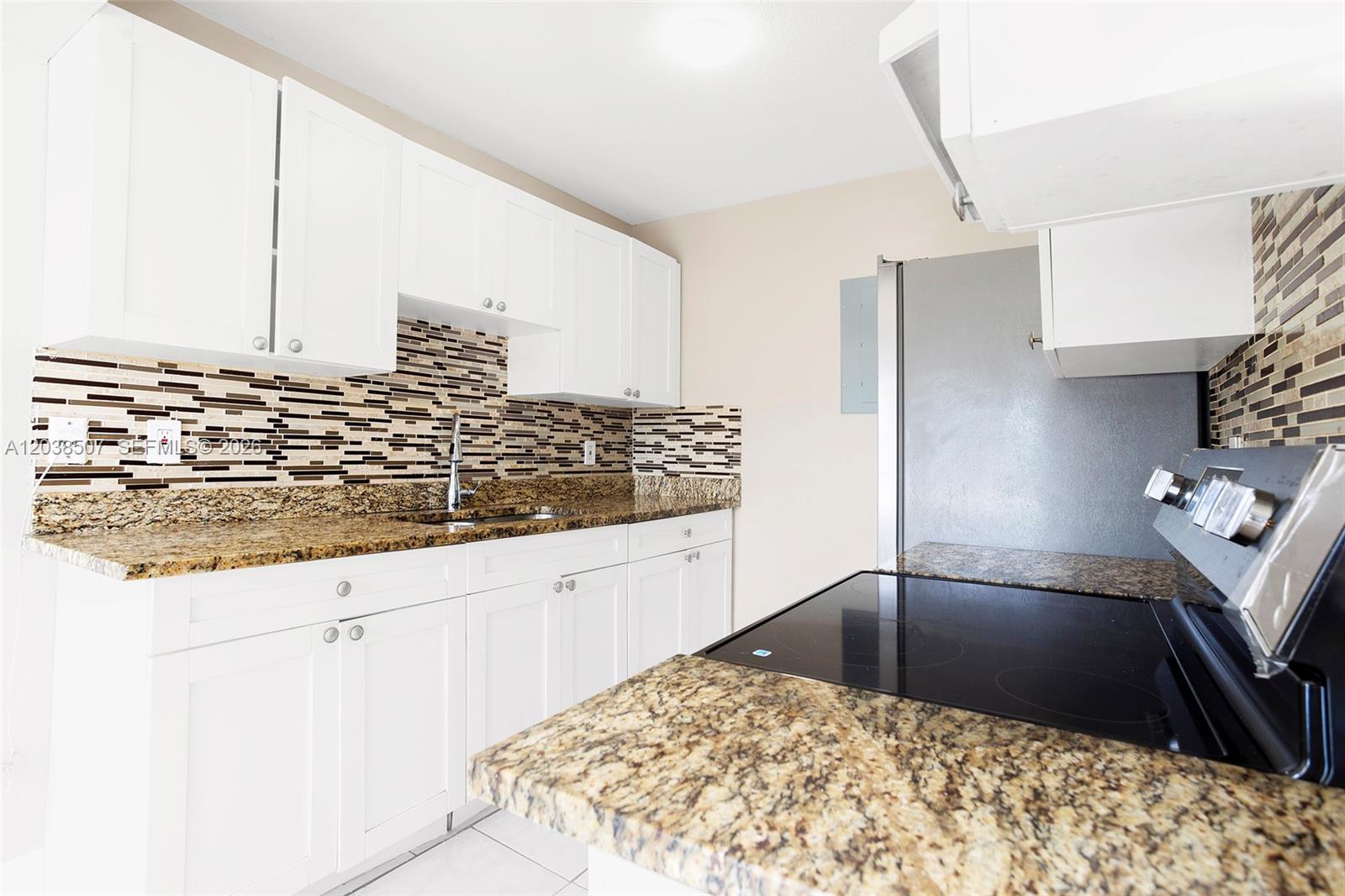 1333 S Dixie Highway 222 Property Photo 10