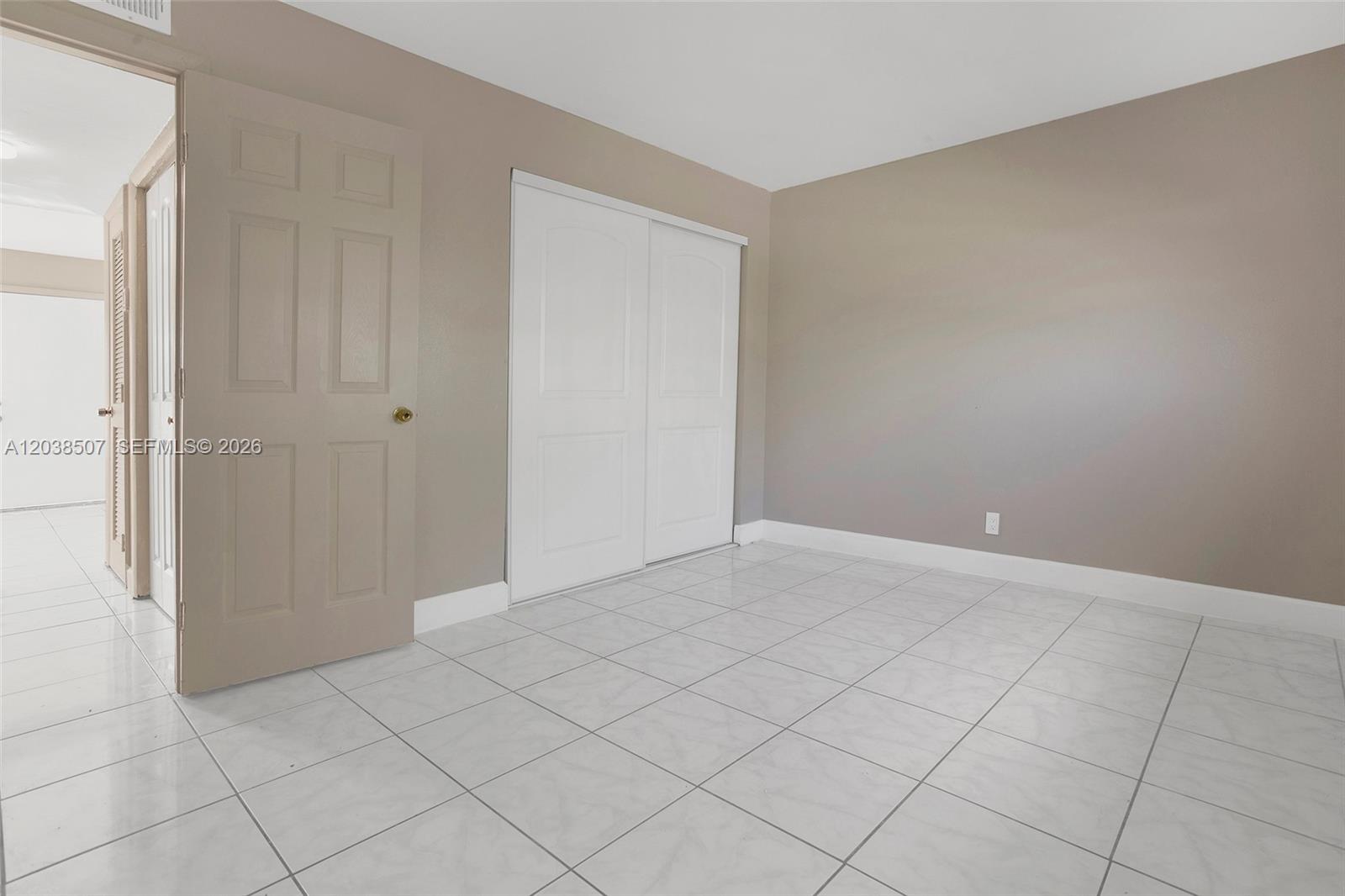 1333 S Dixie Highway 222 Property Photo 17
