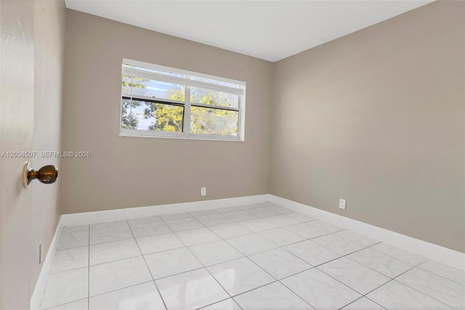 1333 S Dixie Highway 222 Property Photo 19