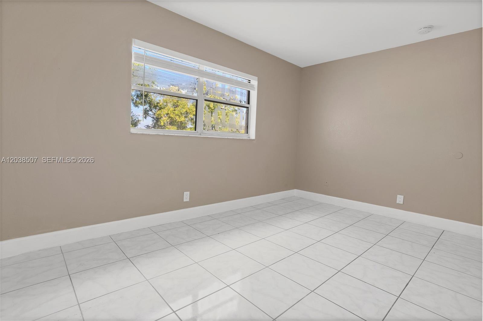 1333 S Dixie Highway 222 Property Photo 27