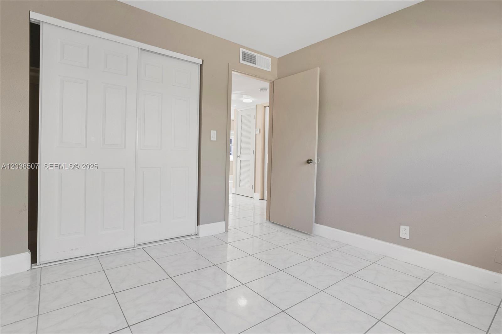 1333 S Dixie Highway 222 Property Photo 28