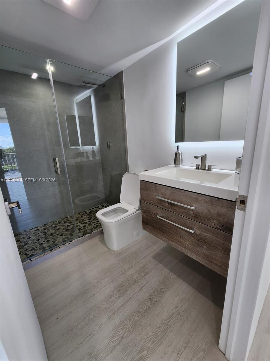 1700 N River Drive 606 Property Photo 8