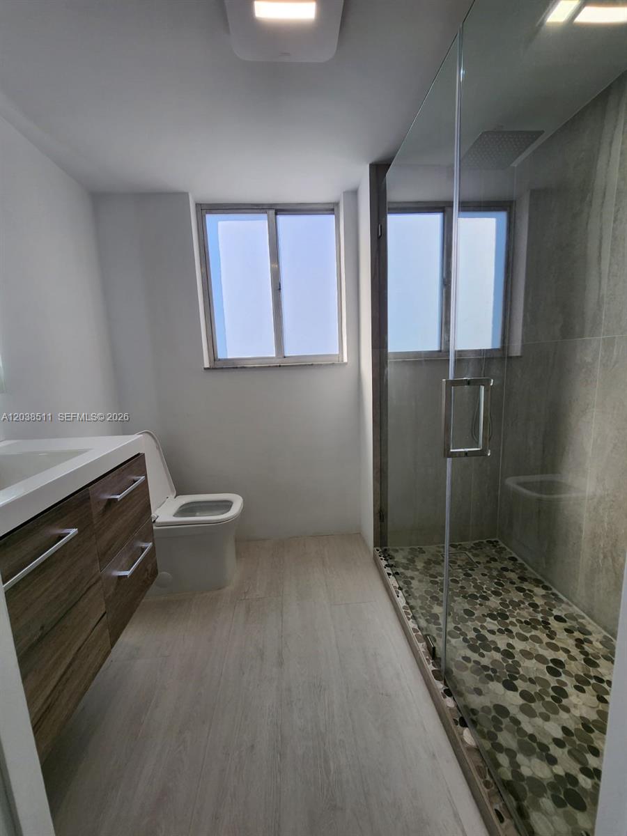 1700 N River Drive 606 Property Photo 22
