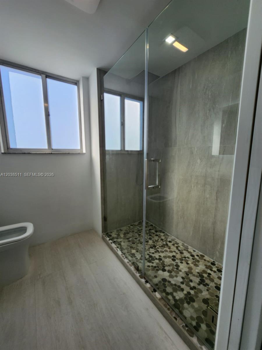 1700 N River Drive 606 Property Photo 23