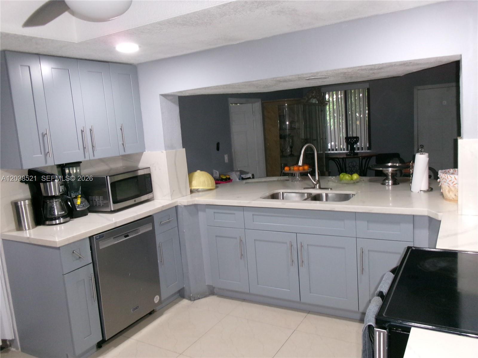 A12038521 Property Photo 12