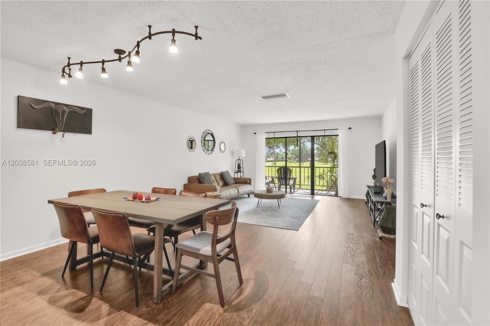 21650 Juego Circle 24h Property Photo 5