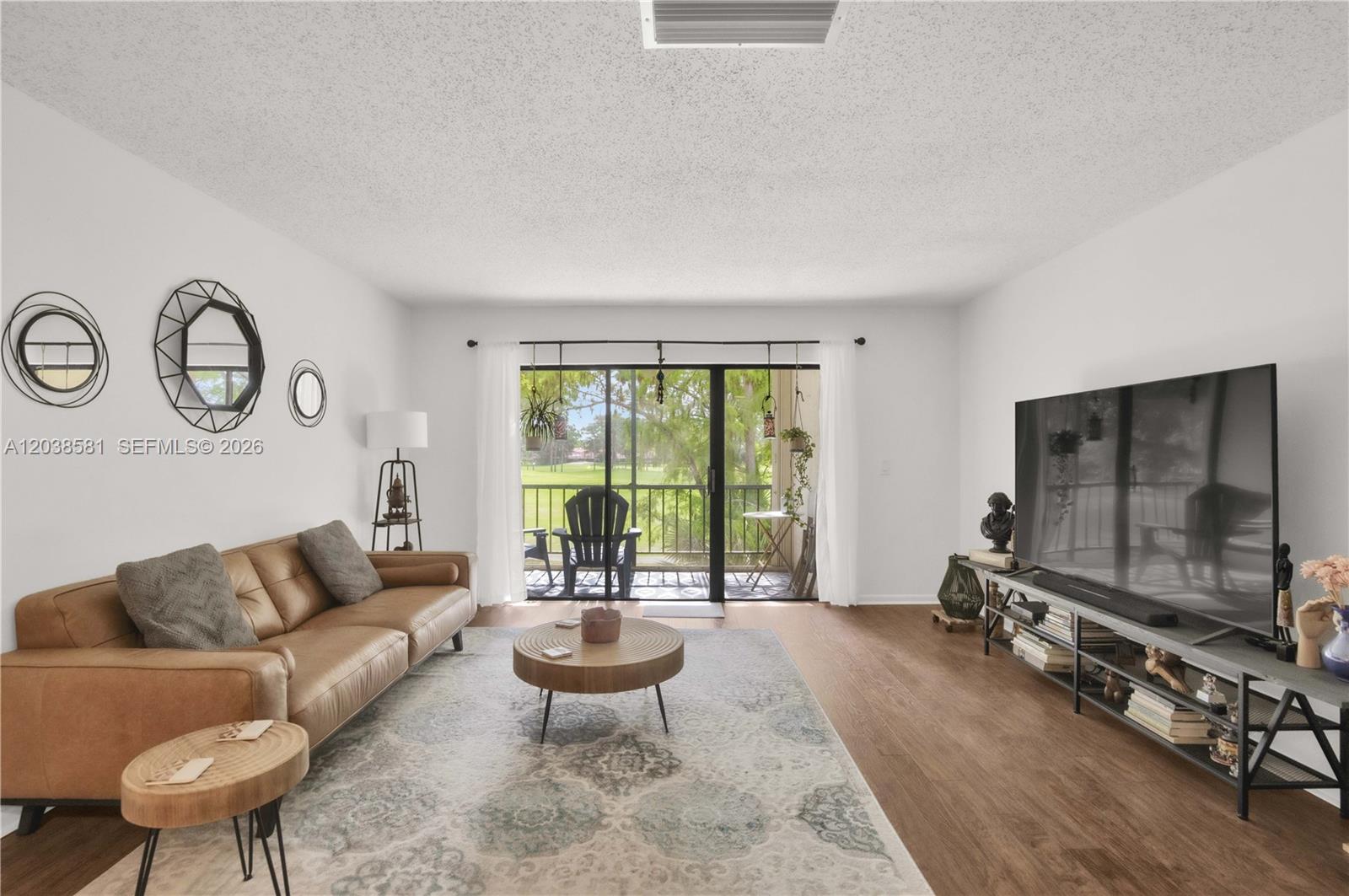 21650 Juego Circle 24h Property Photo 6