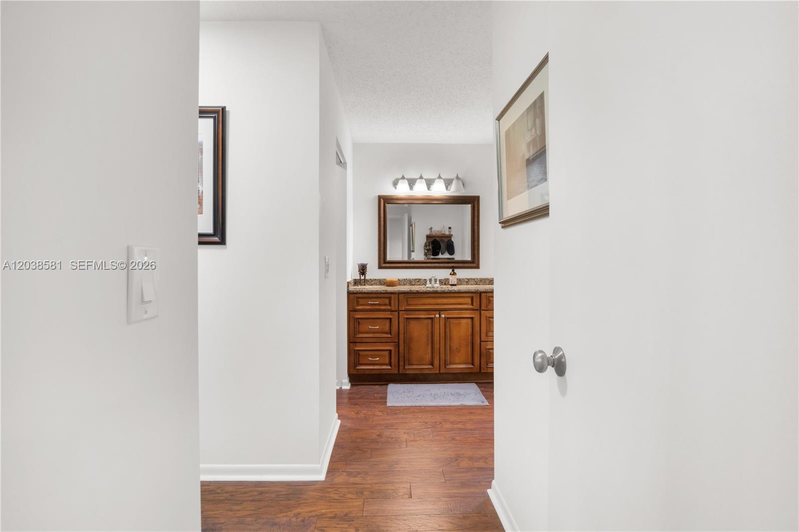 21650 Juego Circle 24h Property Photo 15