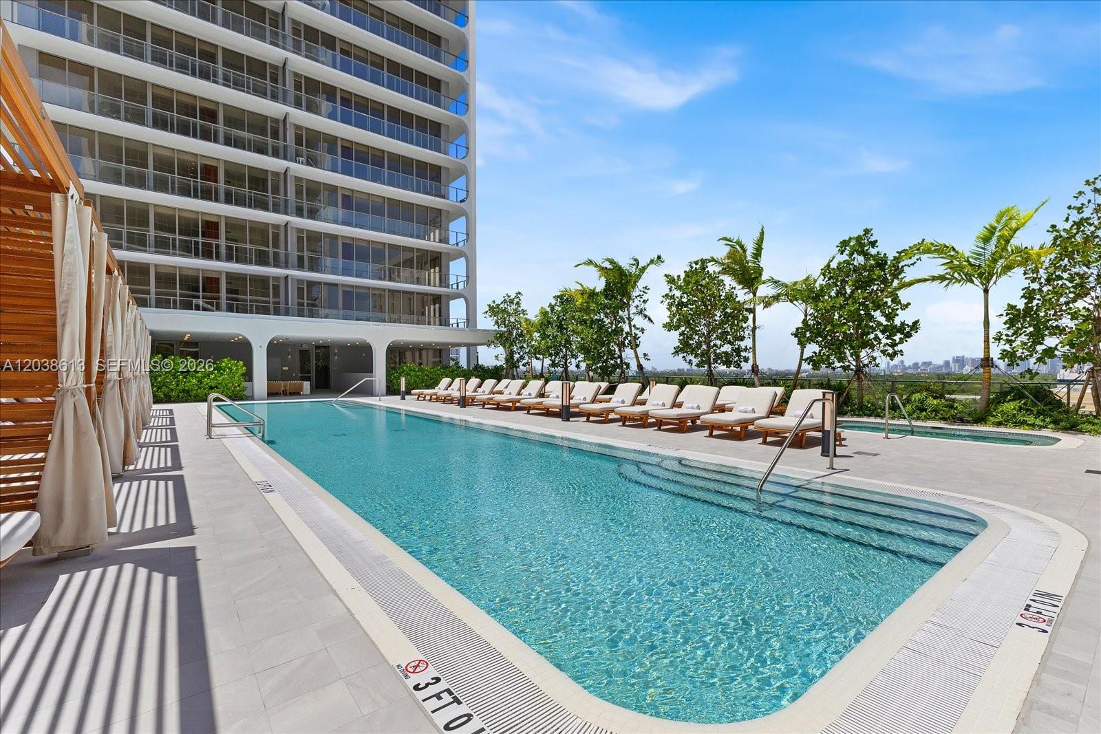 2655 S Bayshore Drive 1606 Property Photo 28