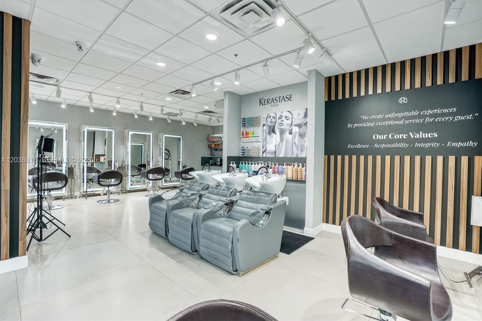 Second Generation Second Generation Beauty Salon For Lease In Hi Property Photo 4