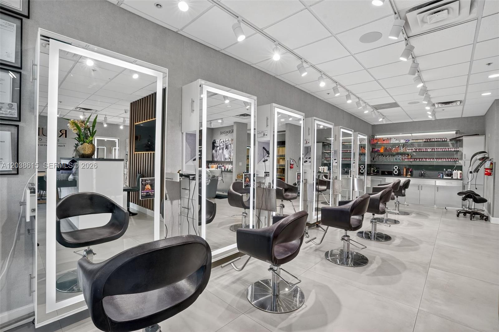 Second Generation Second Generation Beauty Salon For Lease In Hi Property Photo 5