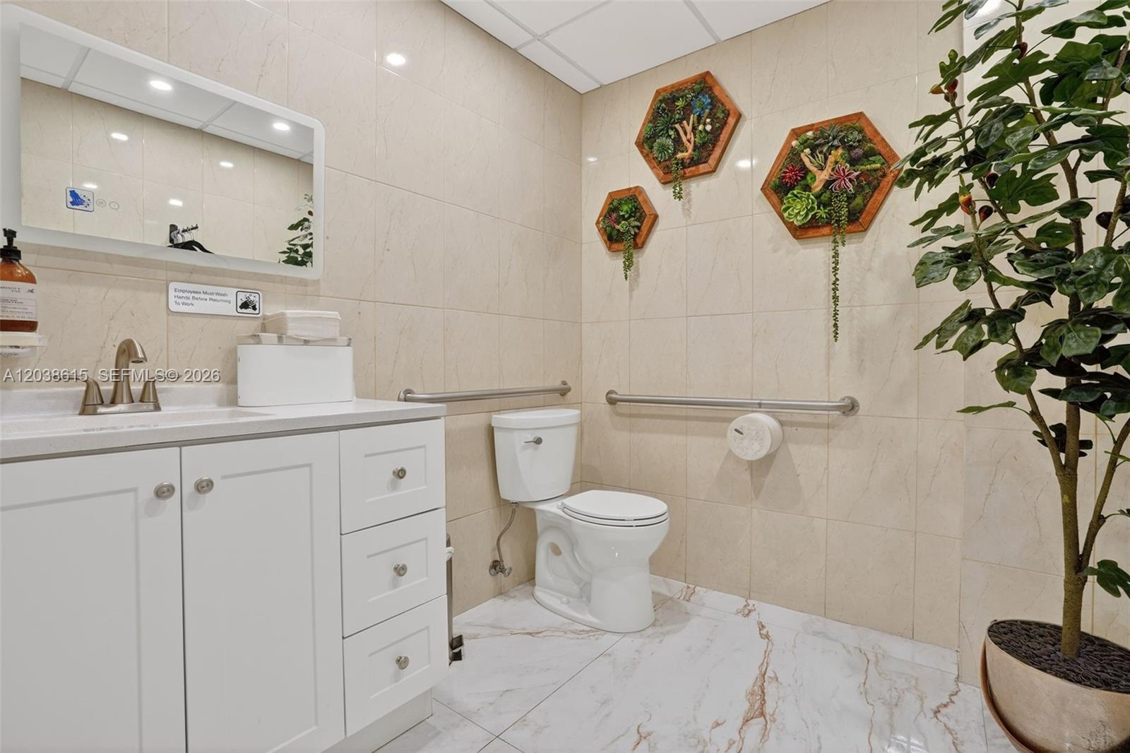 Second Generation Second Generation Beauty Salon For Lease In Hi Property Photo 11