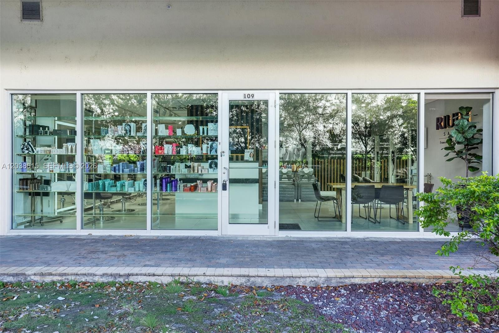 Second Generation Second Generation Beauty Salon For Lease In Hi Property Photo 15