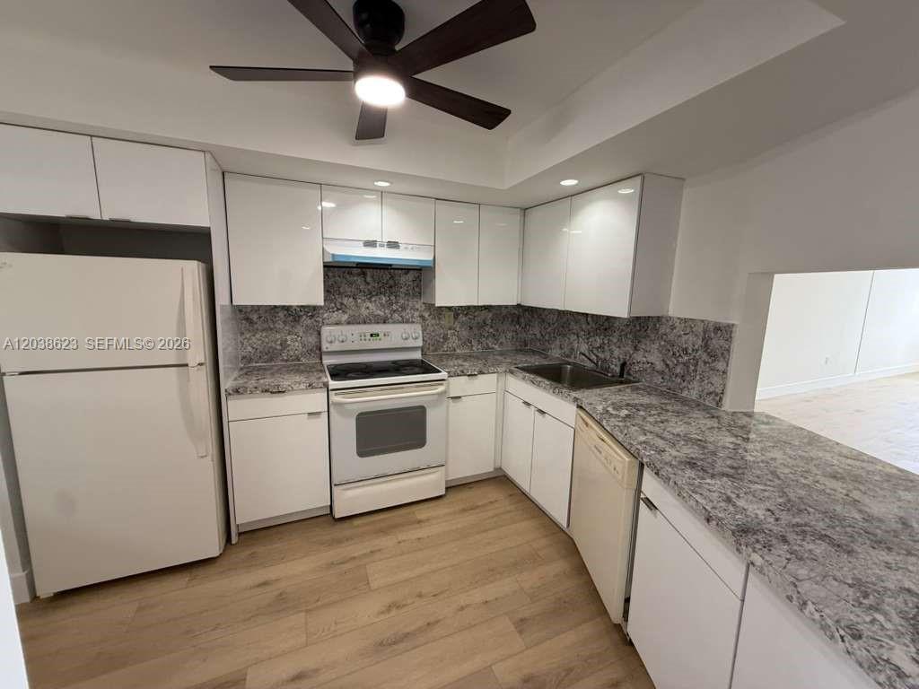 1750 Ne 191st Street 508-2 Property Photo 2