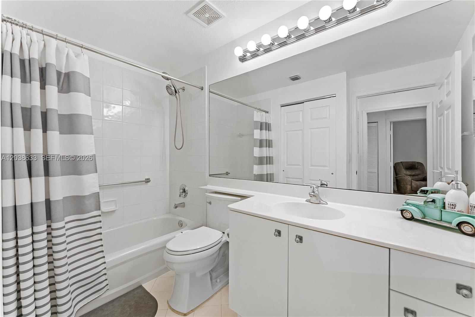 7715 Yardley Drive 303 Property Photo 17