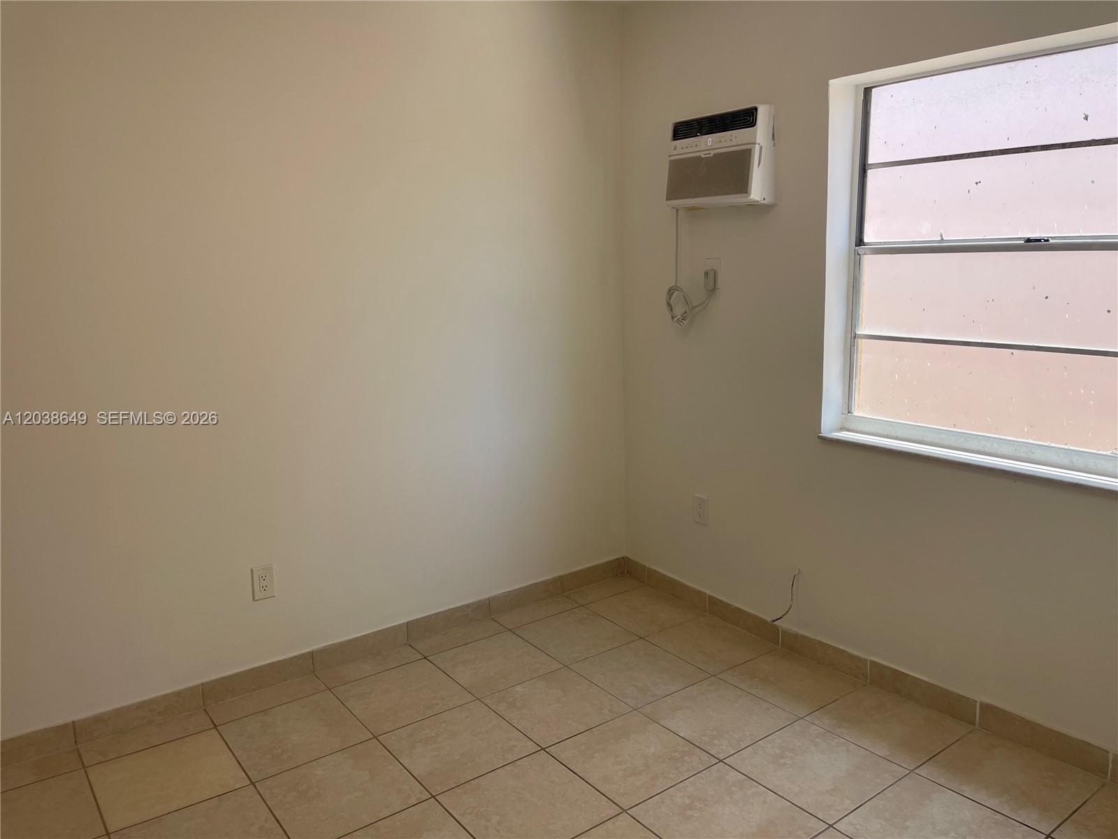 1043 Nw 2nd Street 14 Property Photo 10