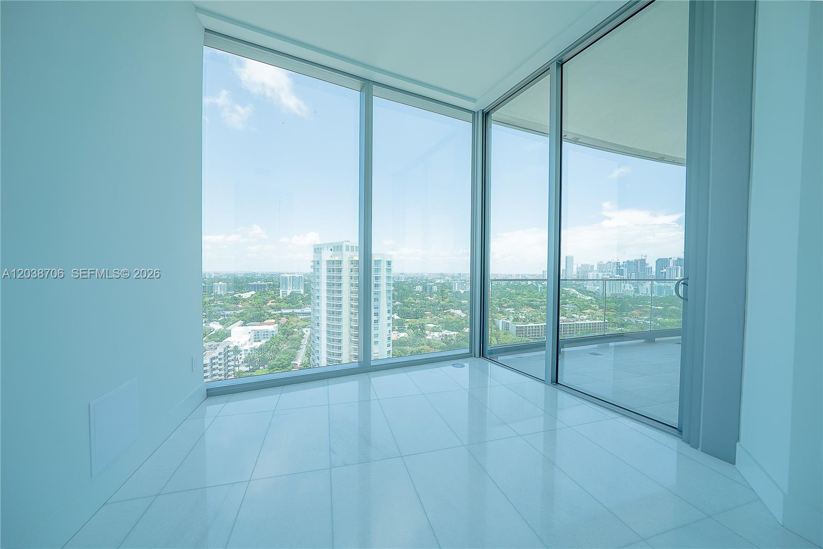 A12038706 Property Photo 6
