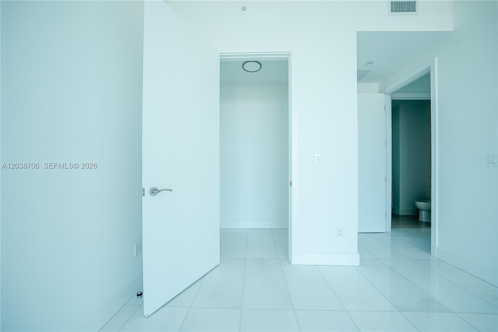 A12038706 Property Photo 14