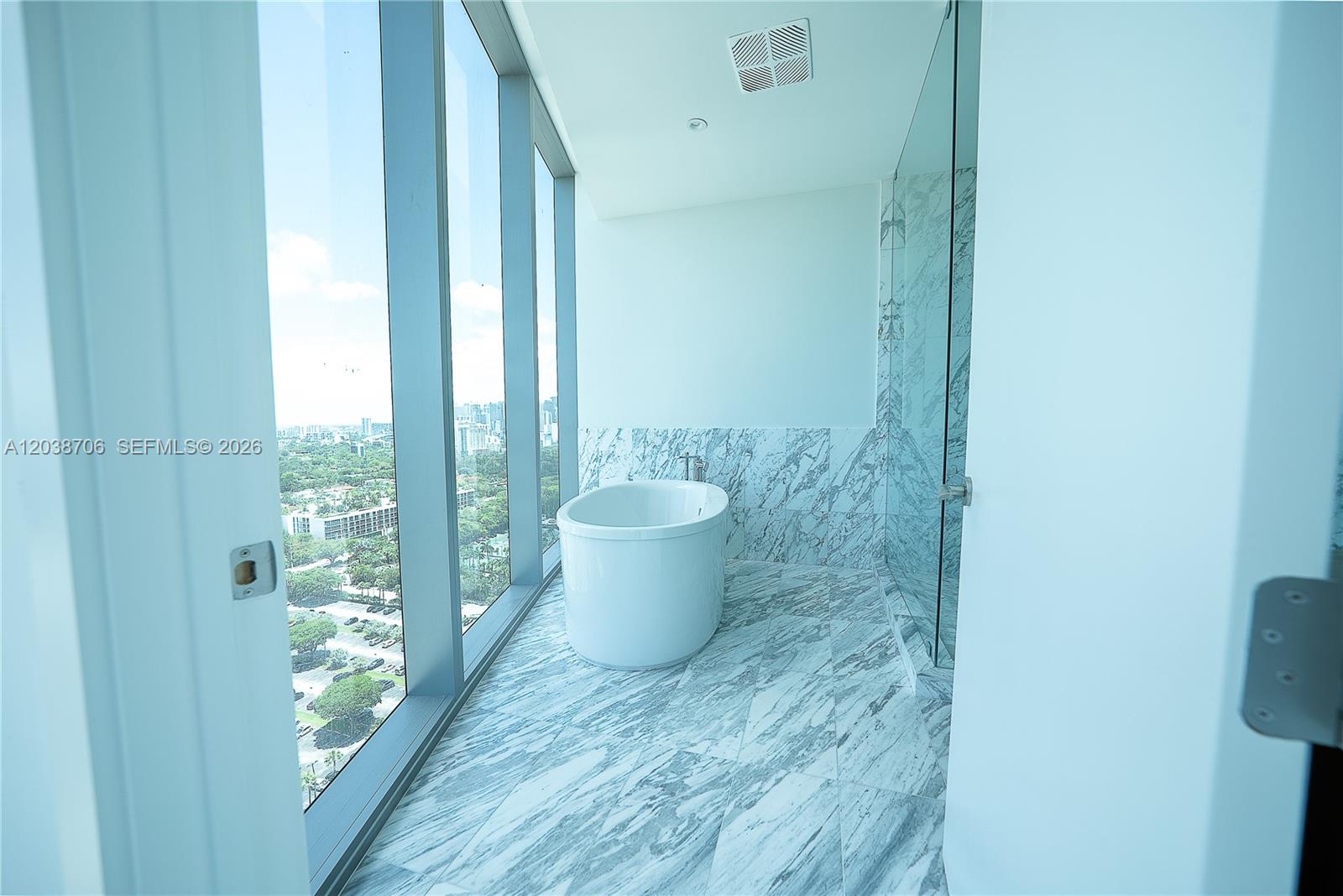 A12038706 Property Photo 17