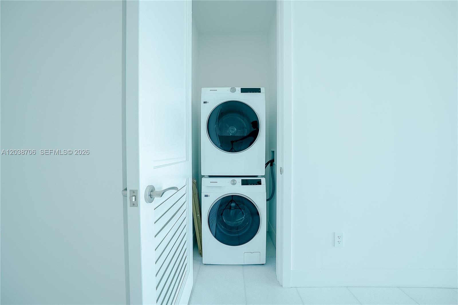 A12038706 Property Photo 27