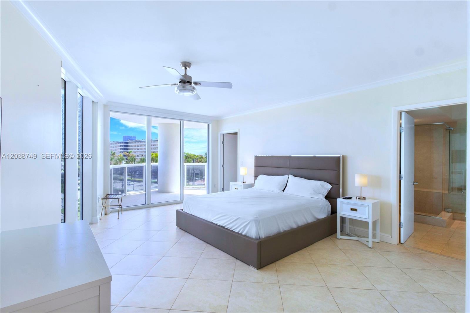 1850 S Ocean Drive 405 Property Photo 4